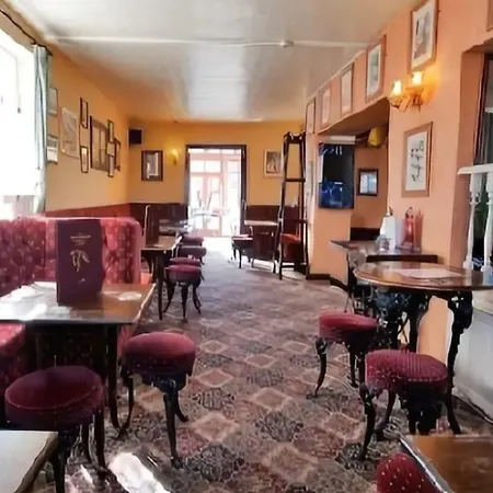 The Nags Head 3*